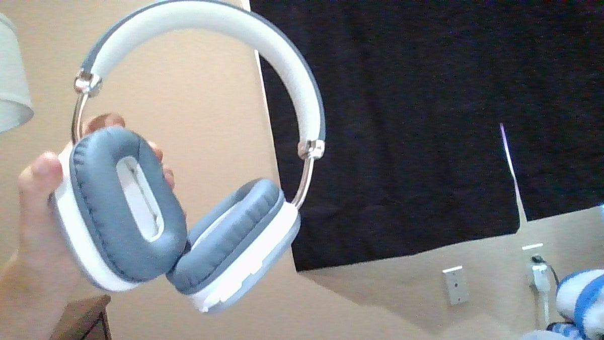 apple khnock off headphones